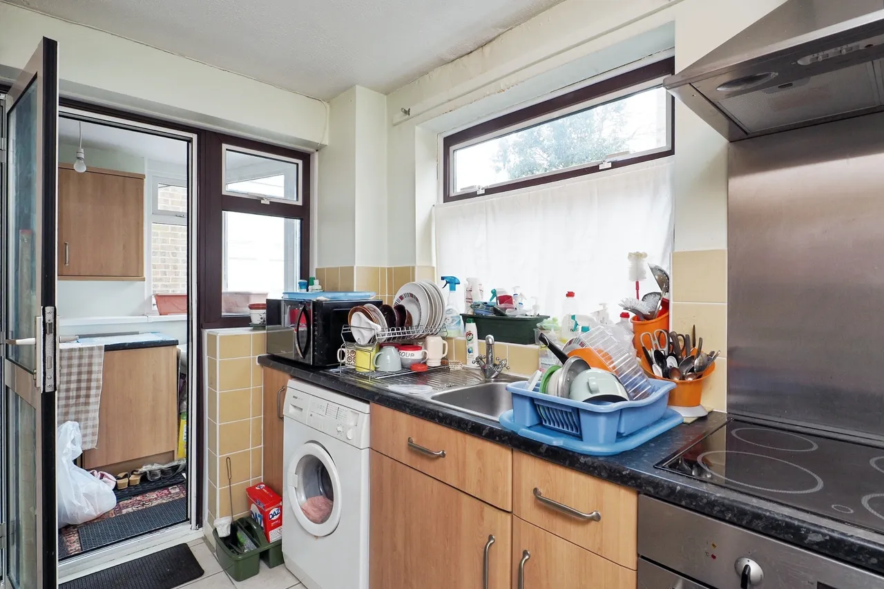 Wembley Gardens, Bramcote, Nottingham, Nottinghamshire, NG9, photo 9