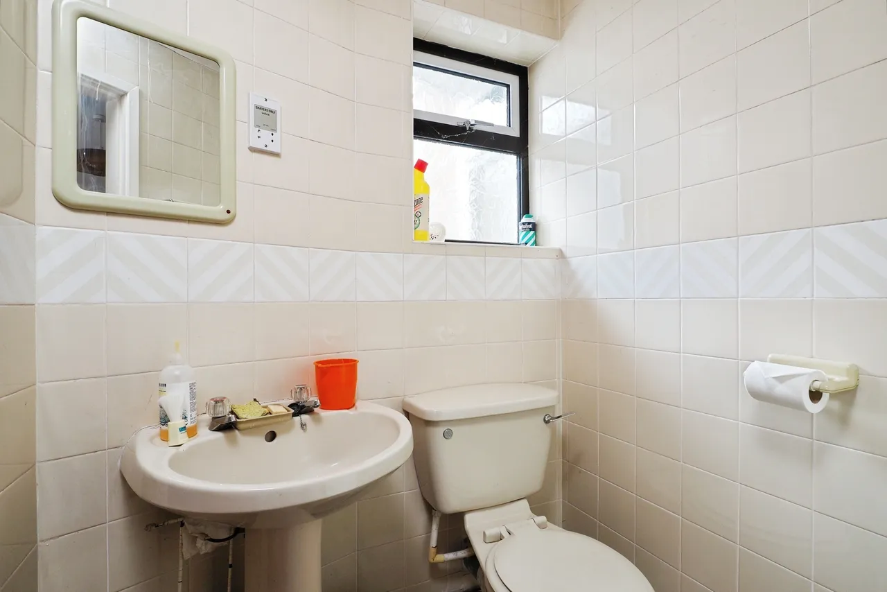 Wembley Gardens, Bramcote, Nottingham, Nottinghamshire, NG9, photo 11
