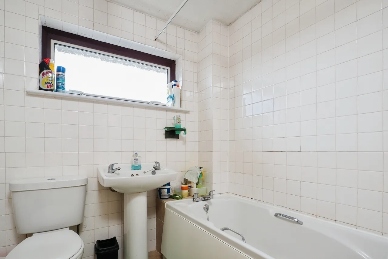 Wembley Gardens, Bramcote, Nottingham, Nottinghamshire, NG9, photo 10