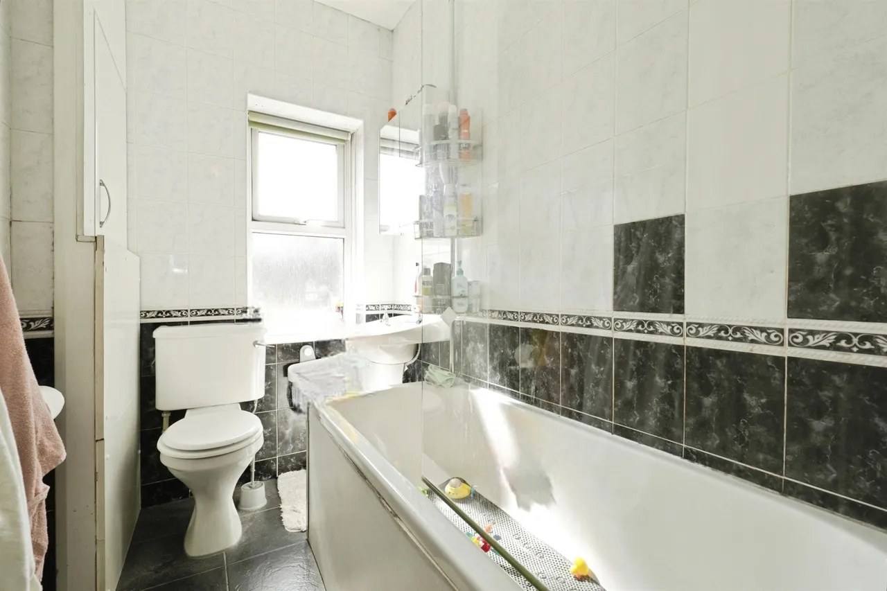Bachelor Gardens, Harrogate, HG1, photo 10