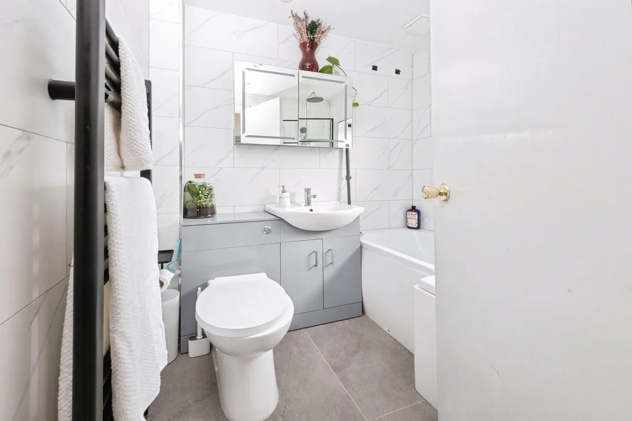 The Boundary, Oldbrook, MK6, photo 2