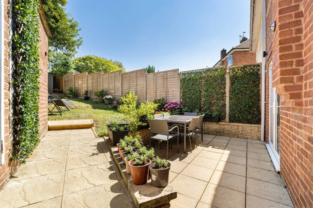 Hillary Road, High Wycombe, HP13, photo 16