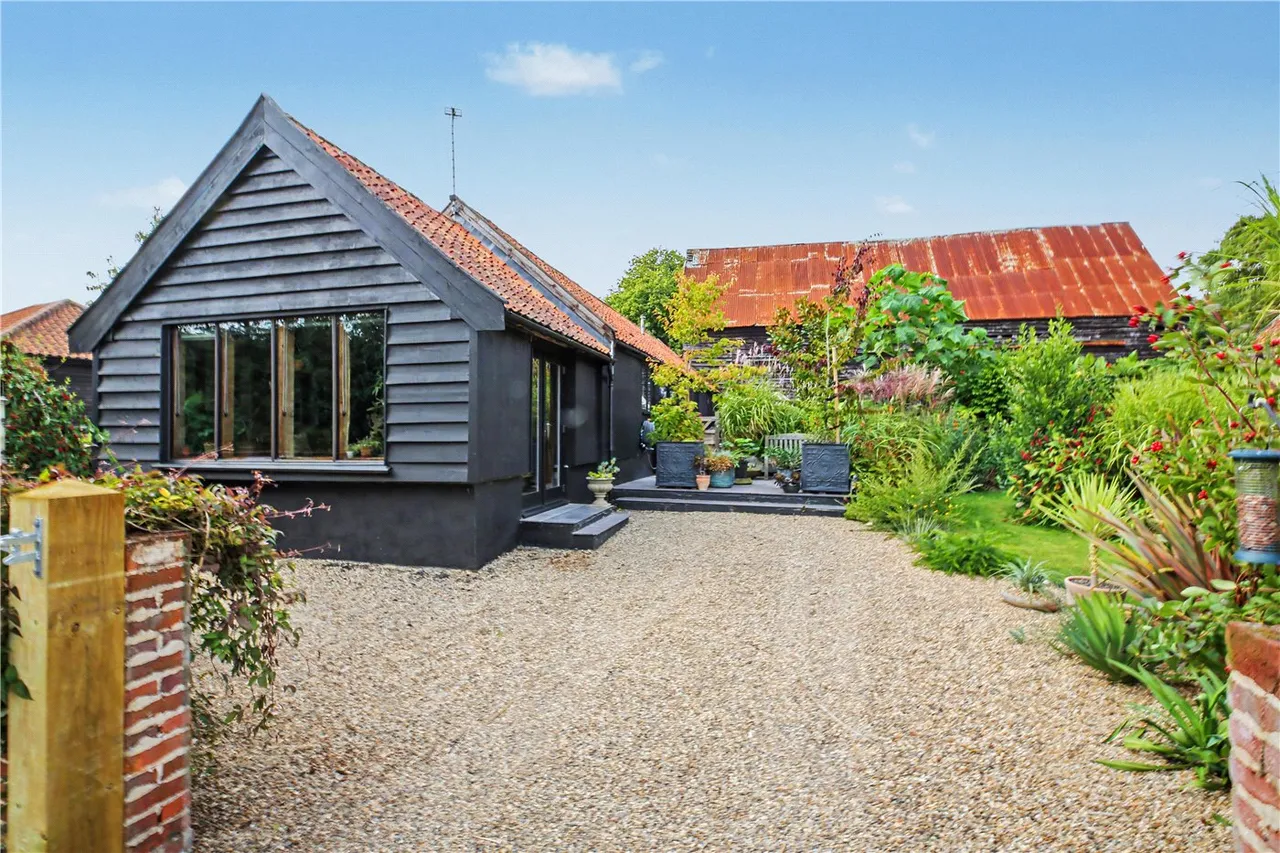 2 bed property for sale, Hulver Road, Mutford, NR34