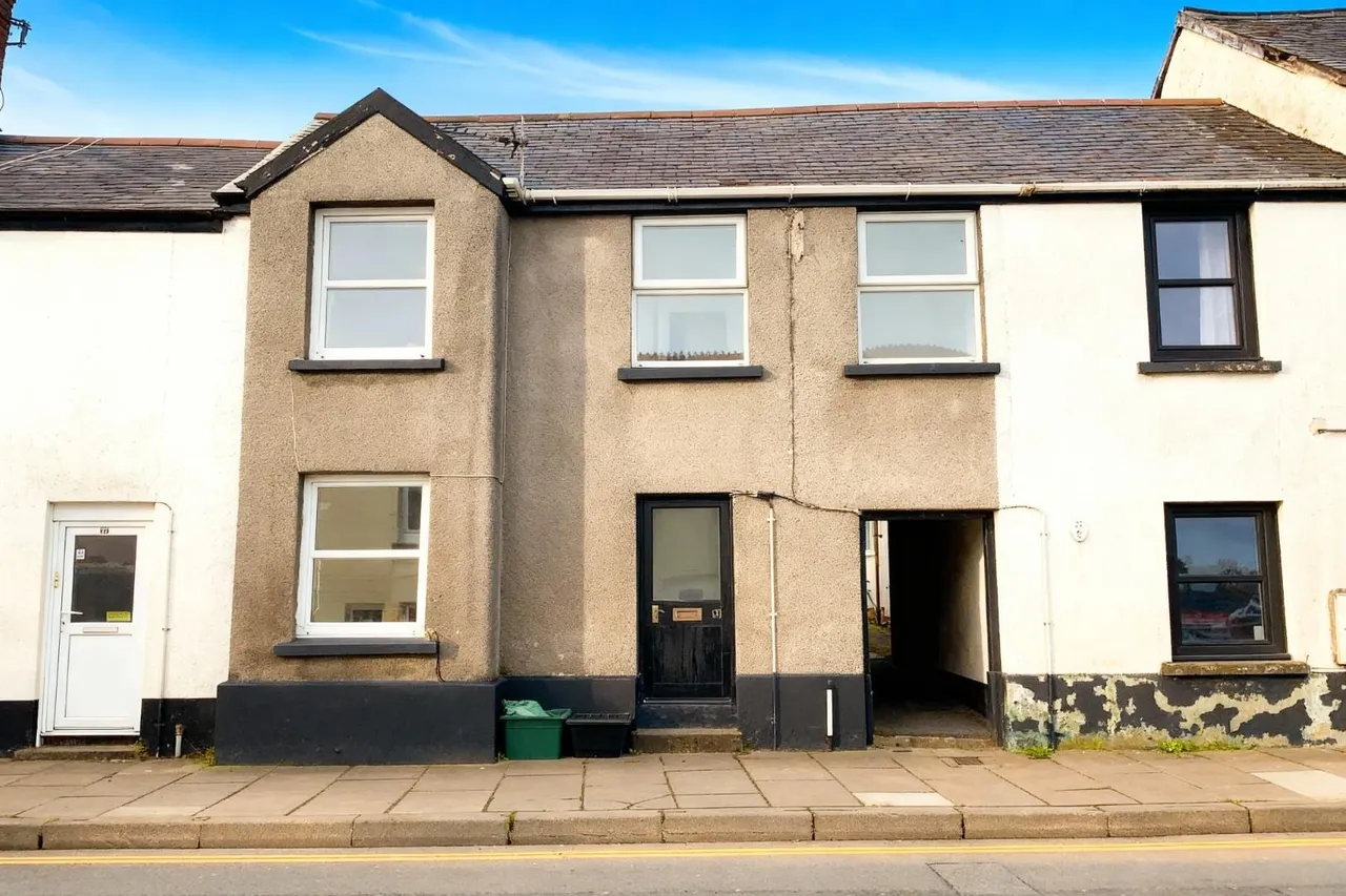 2 bed property for sale — New Street, Torrington
