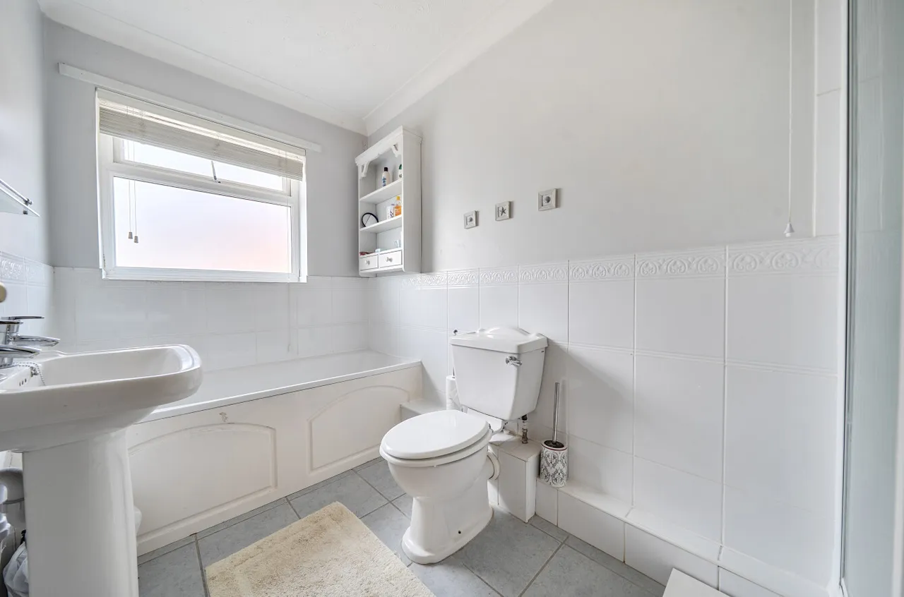 Forest Road, Waltham Chase, SO32, photo 8