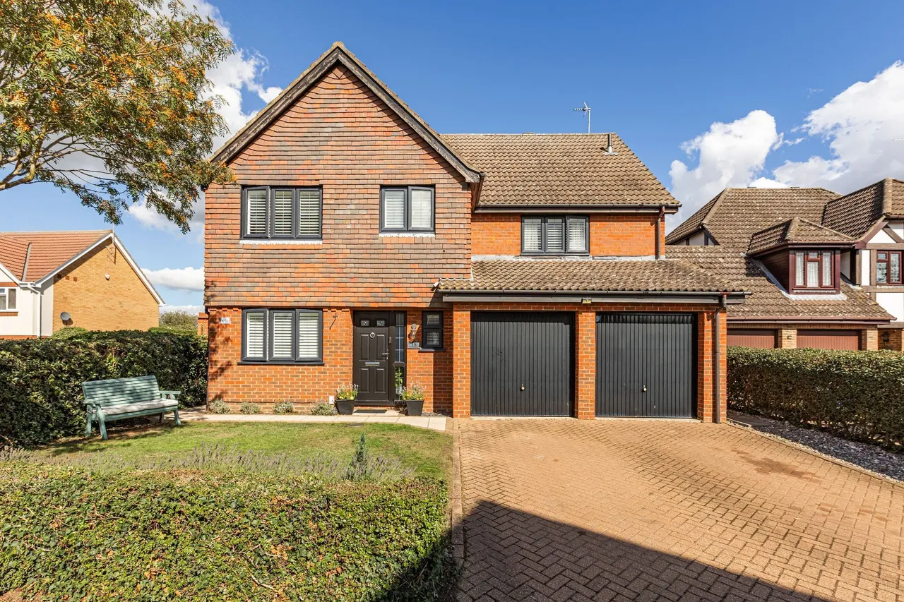 5 bed house for sale, Substantial Detached Home in a Peacef