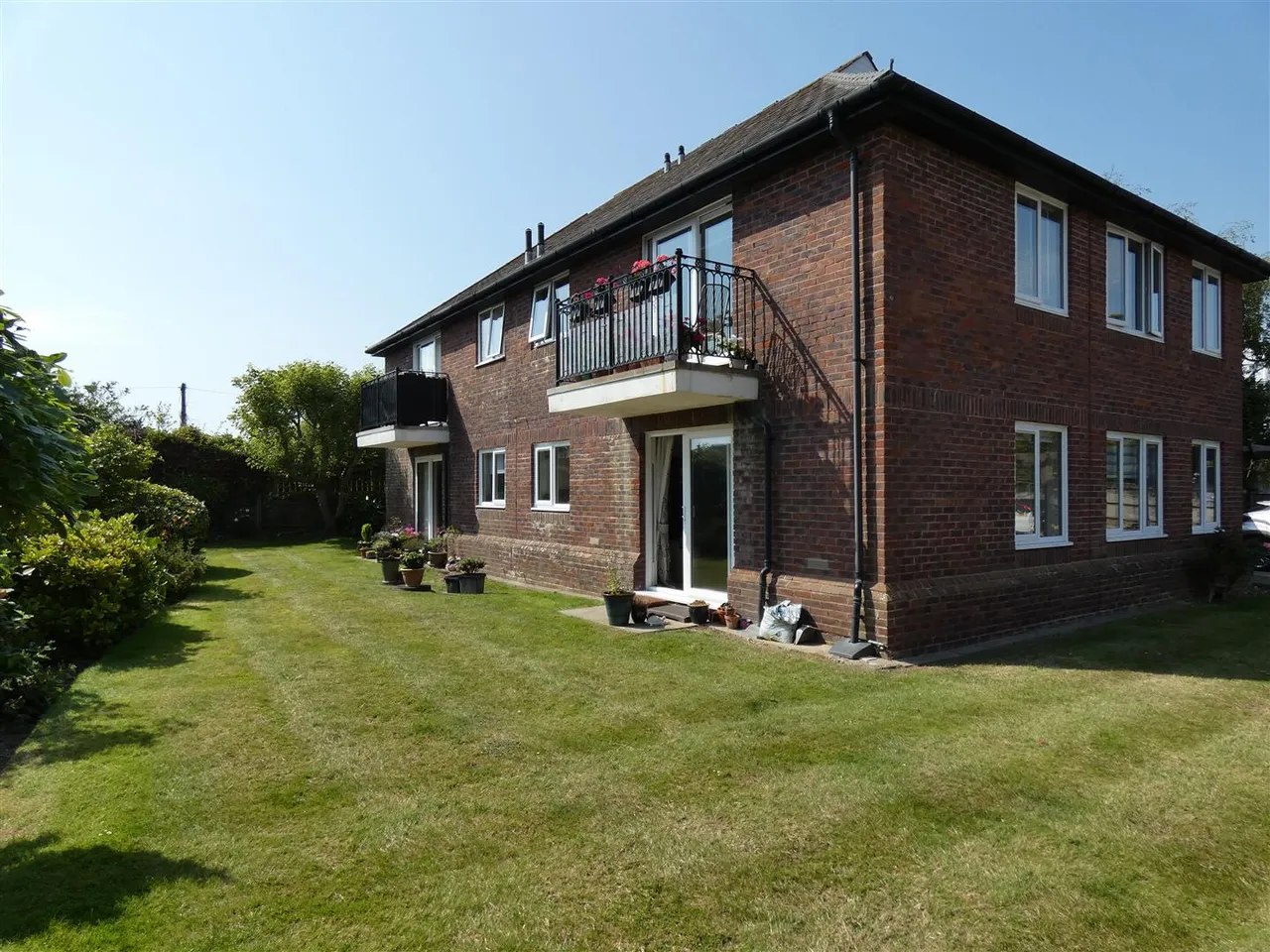 2 bed flat for sale, Sea Lane, Rustington