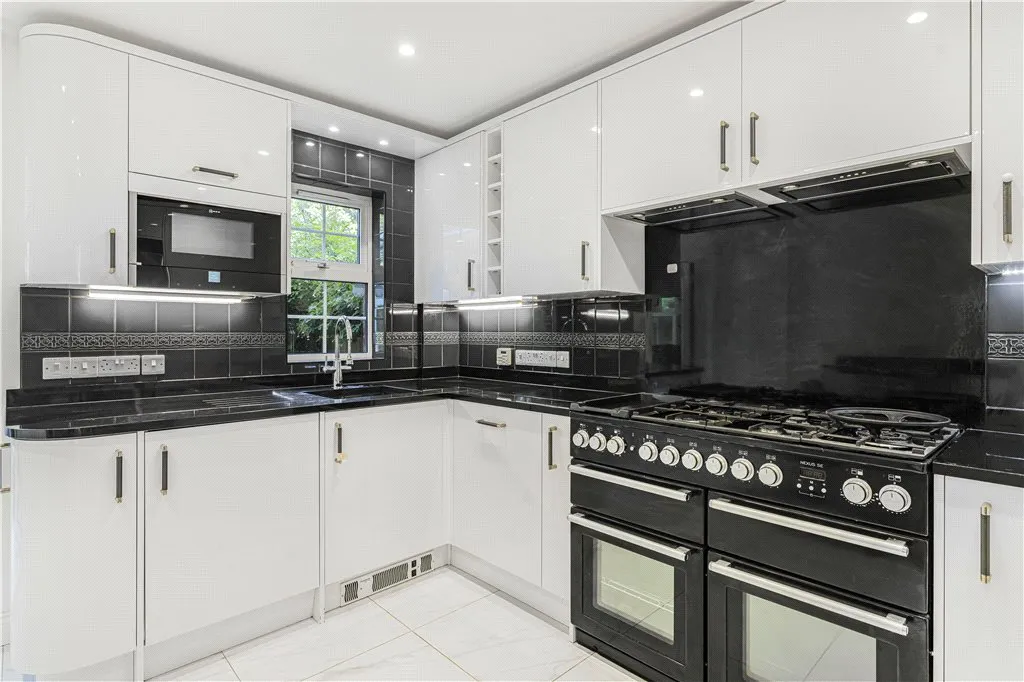 Ascot Wood, Station Hill, SL5, photo 10