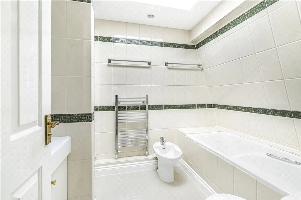 Ascot Wood, Station Hill, SL5, photo 18
