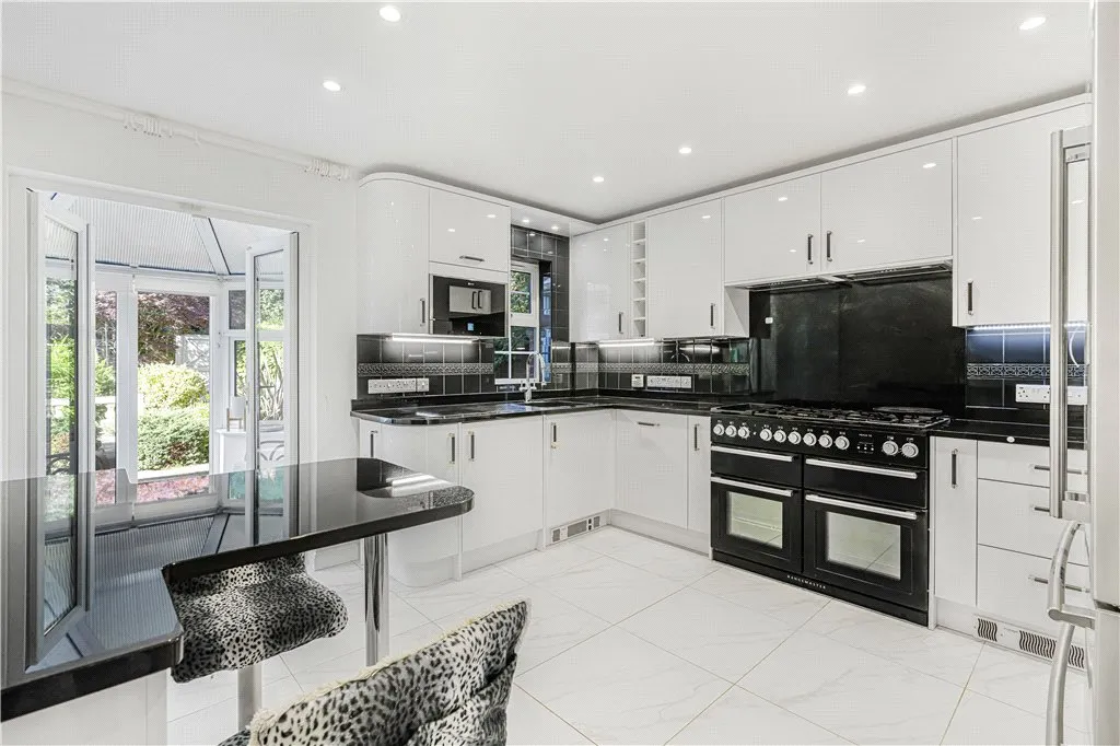 Ascot Wood, Station Hill, SL5, photo 3