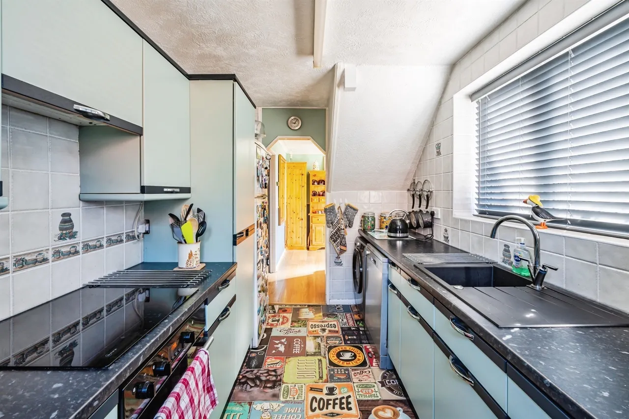Pentland Close, Eastbourne, photo 5