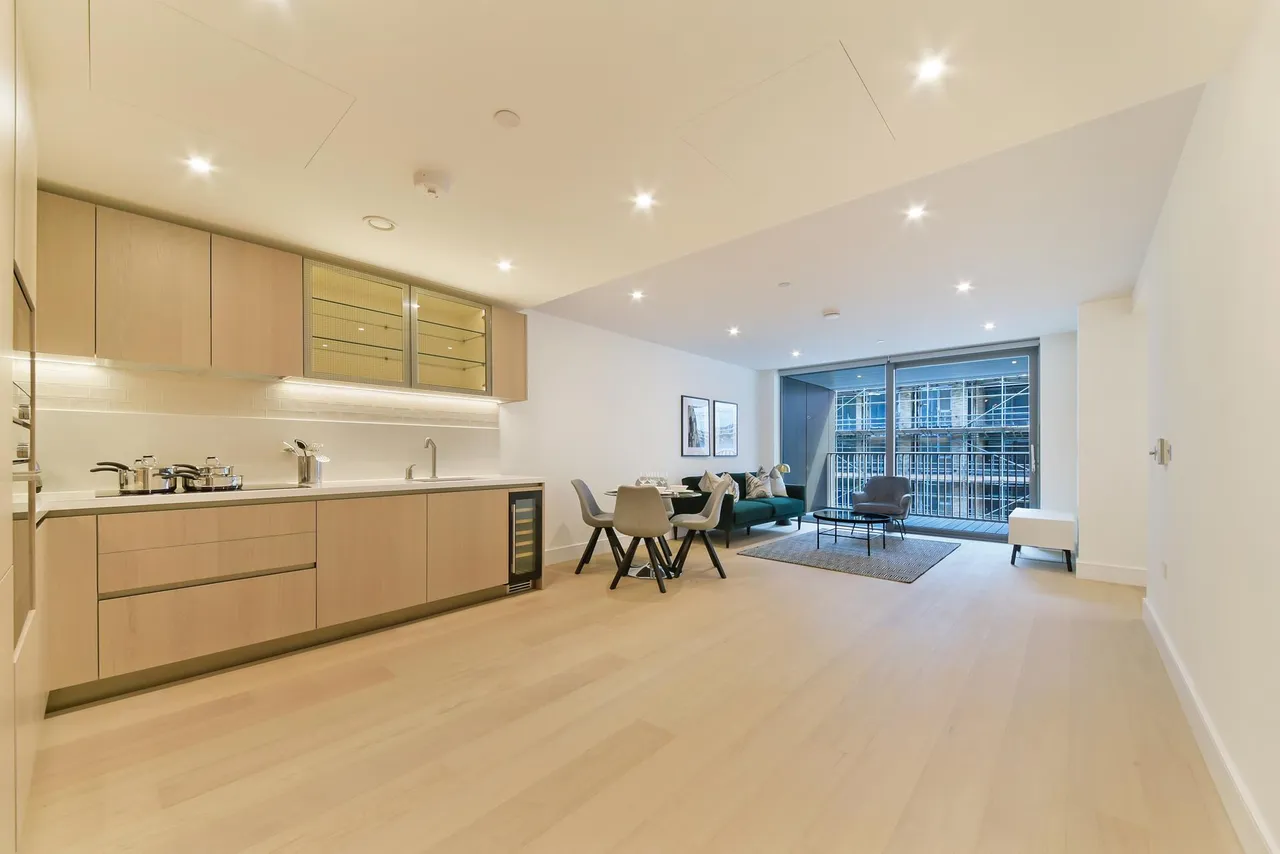 Prince of Wales Drive, London, SW11, photo 4
