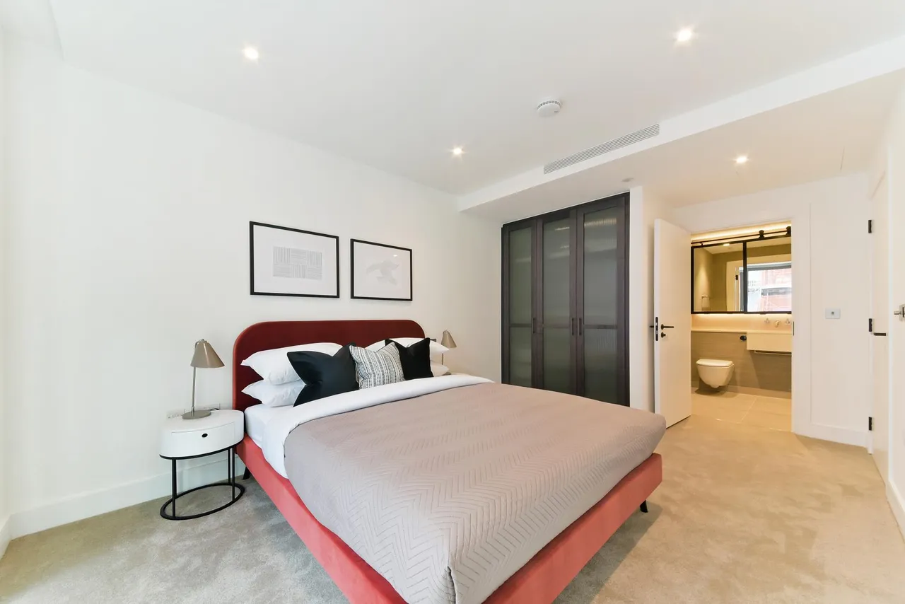 Prince of Wales Drive, London, SW11, photo 7