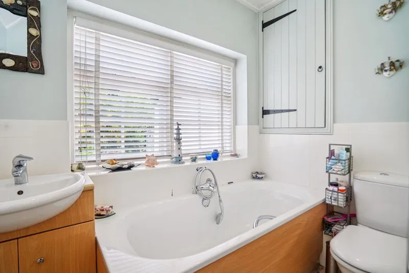 The Drive Abbotsbrook, Bourne End SL8 5RE, photo 12