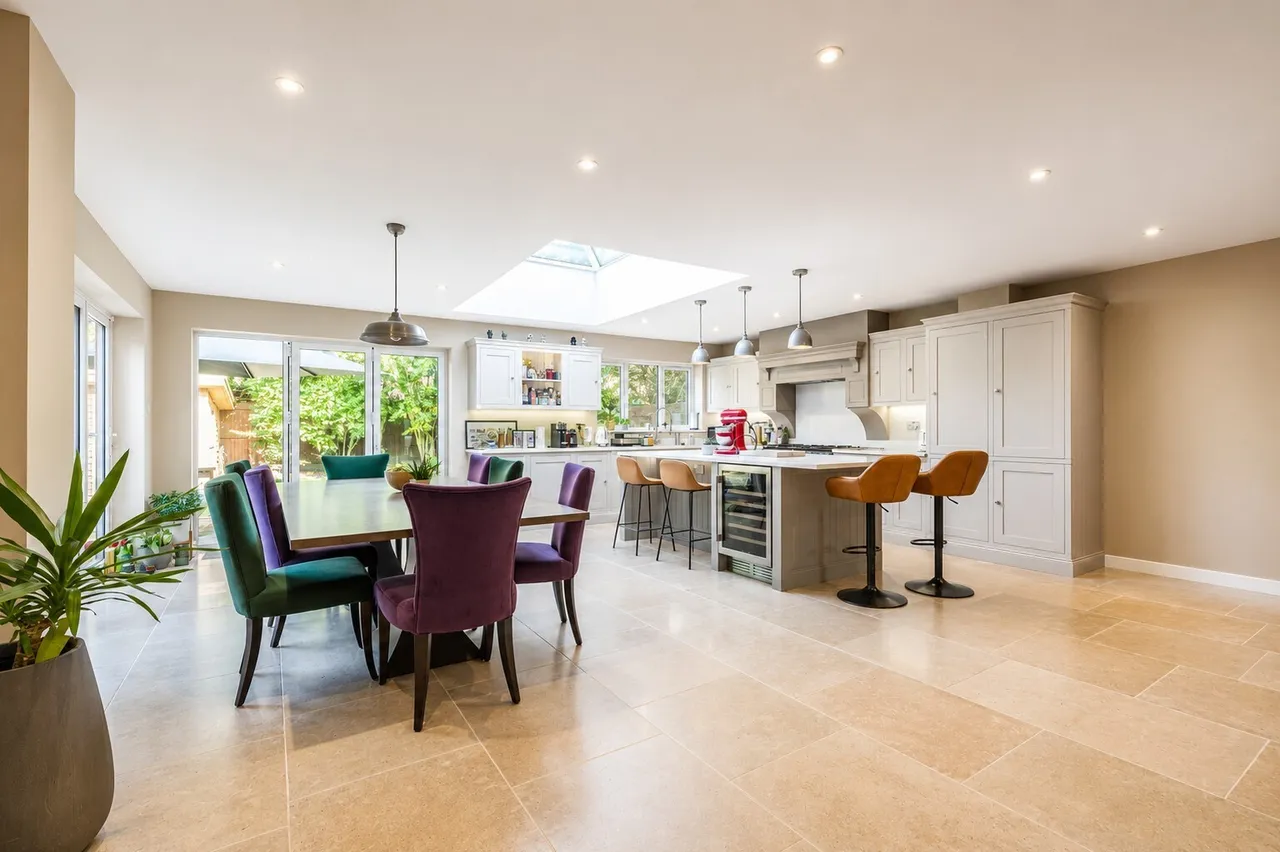 Dartnell Park Road, West Byfleet, KT14, photo 2