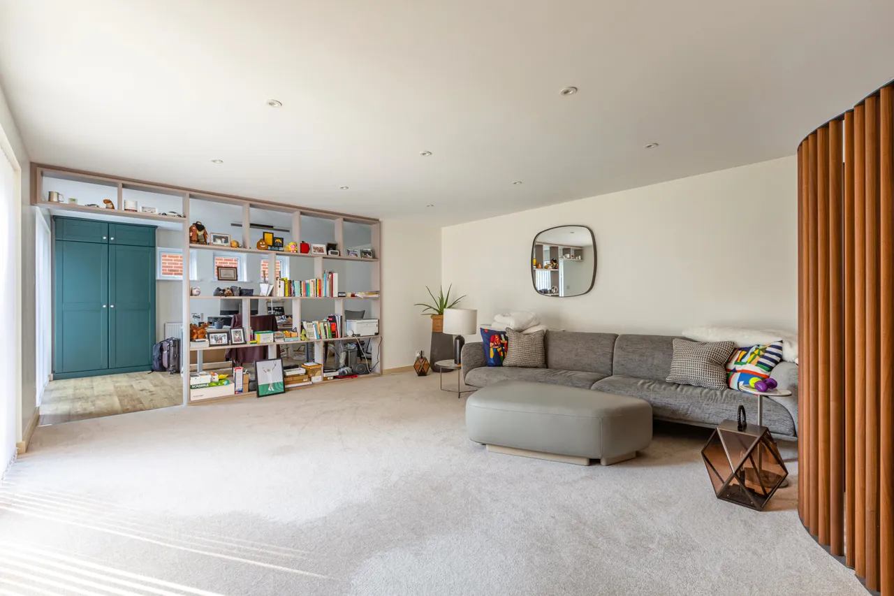 Dartnell Park Road, West Byfleet, KT14, photo 8