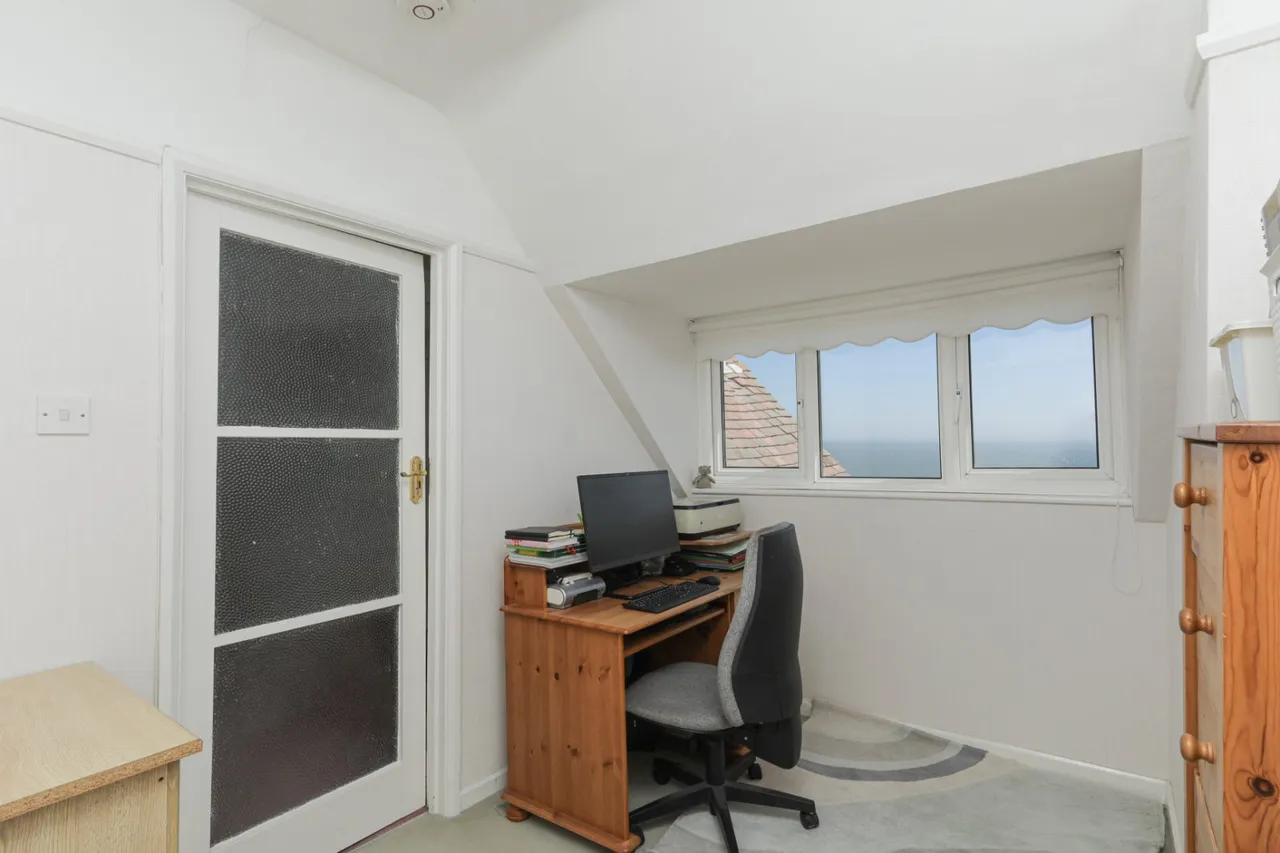 Salisbury Road, St. Margarets Bay, CT15, photo 13