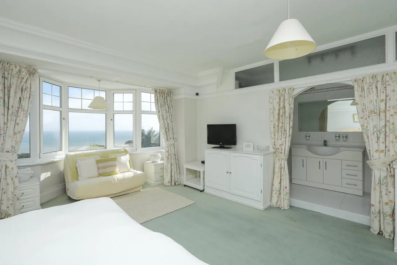 Salisbury Road, St. Margarets Bay, CT15, photo 17