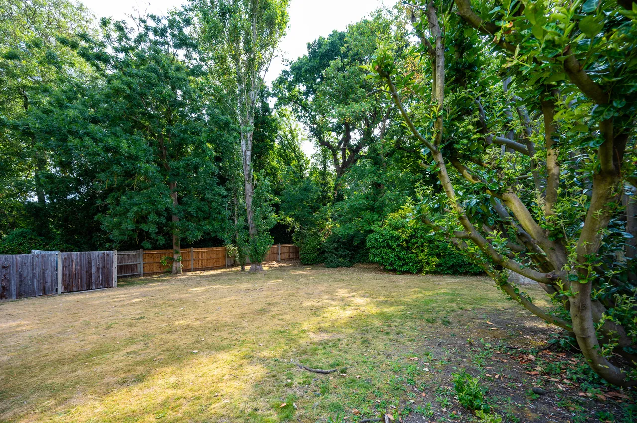 1 Valley Place, 68 Glenbuck Road, Surbiton, photo 12