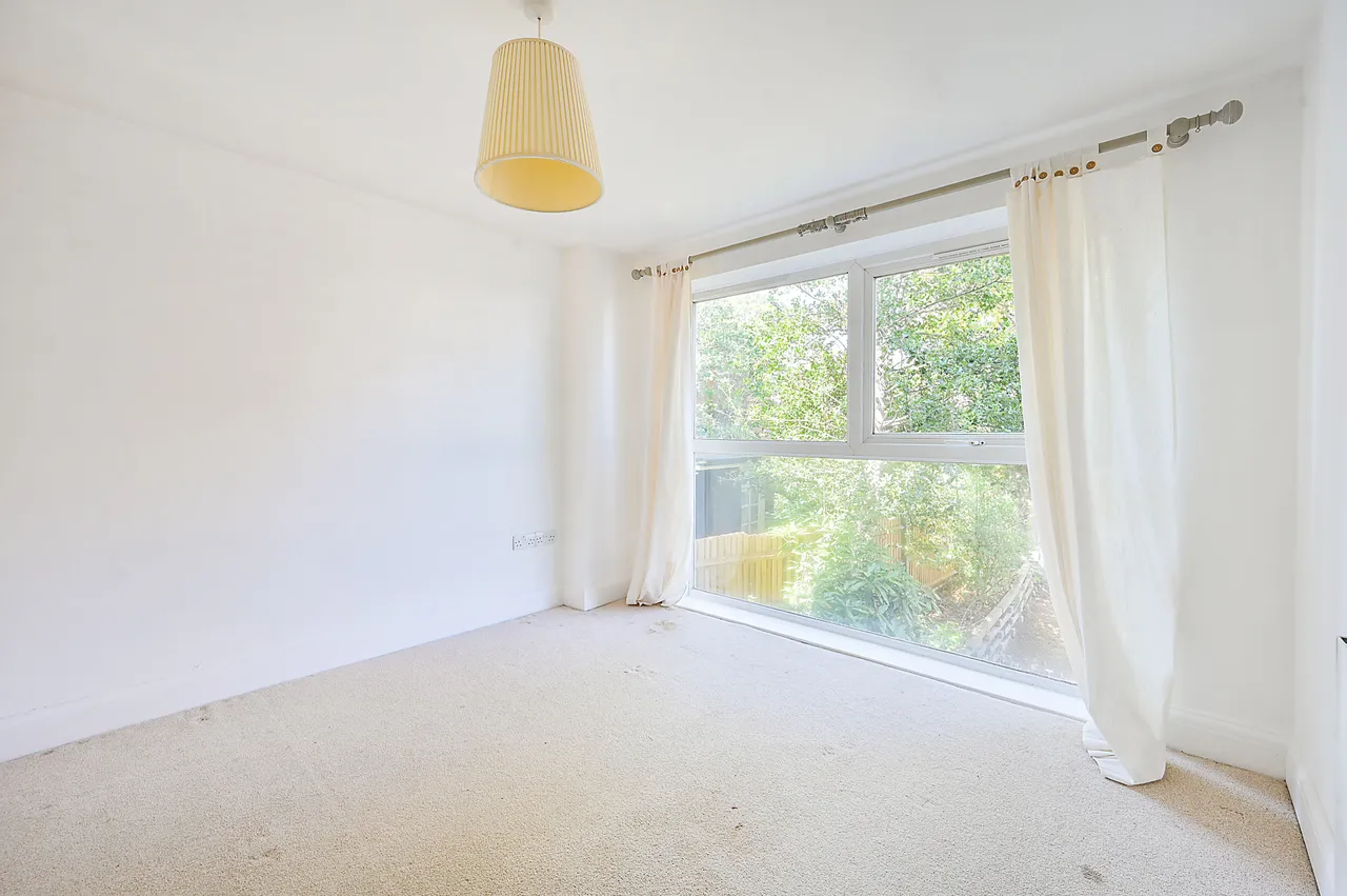 1 Valley Place, 68 Glenbuck Road, Surbiton, photo 8
