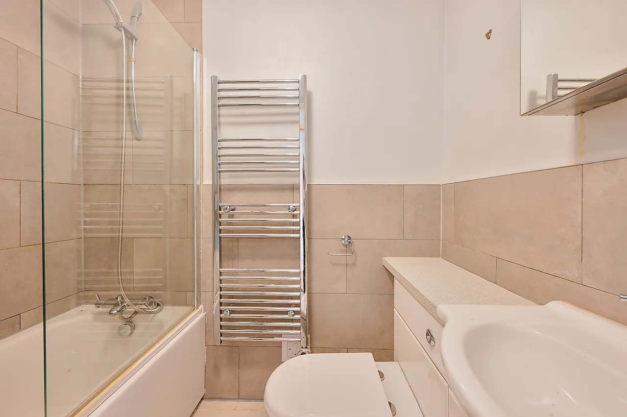 1 Valley Place, 68 Glenbuck Road, Surbiton, photo 7
