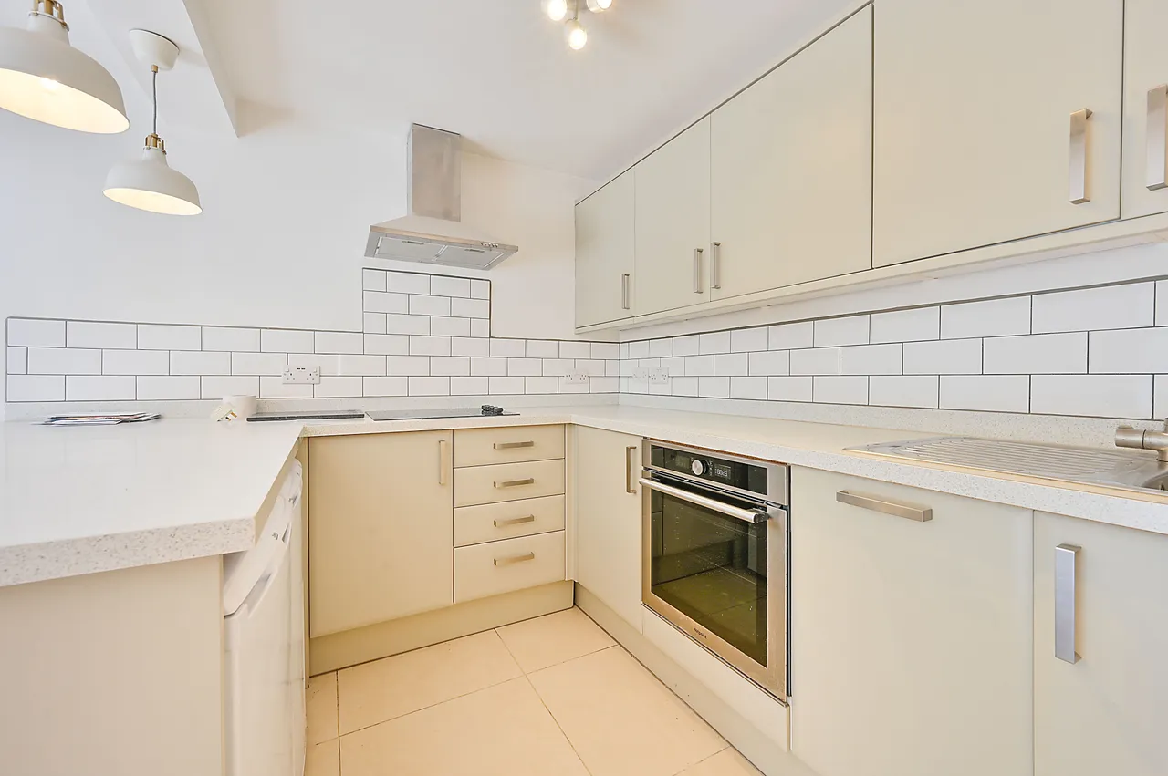 1 Valley Place, 68 Glenbuck Road, Surbiton, photo 3