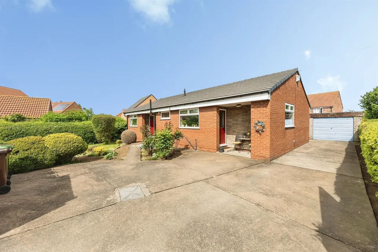 3 bed house for sale — Cobblers Lane, PONTEFRACT