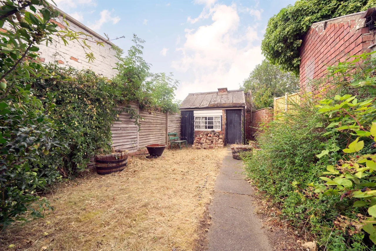 Meadow Road, Kettering, NN16, photo 8