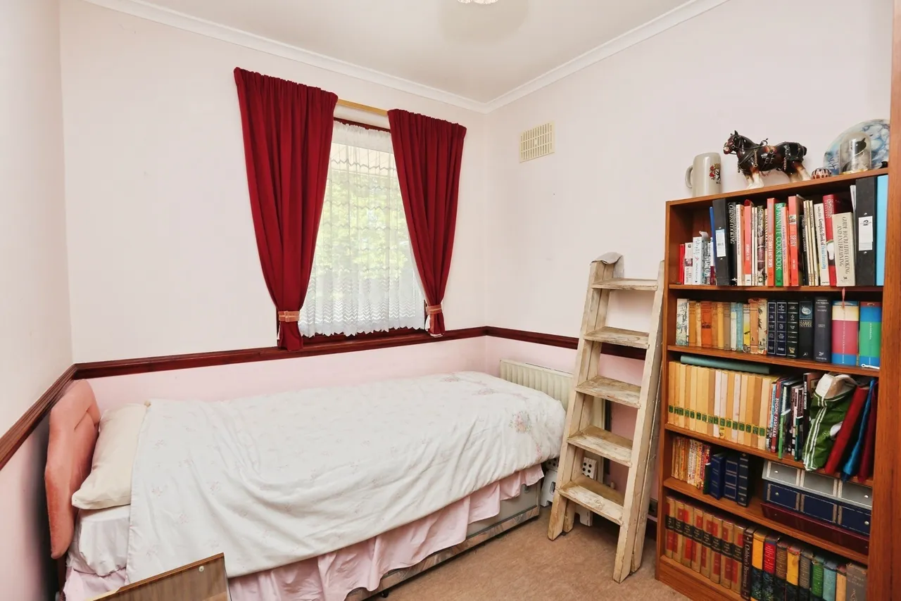 Barnes Lane, Sarisbury Green, SO31, photo 13