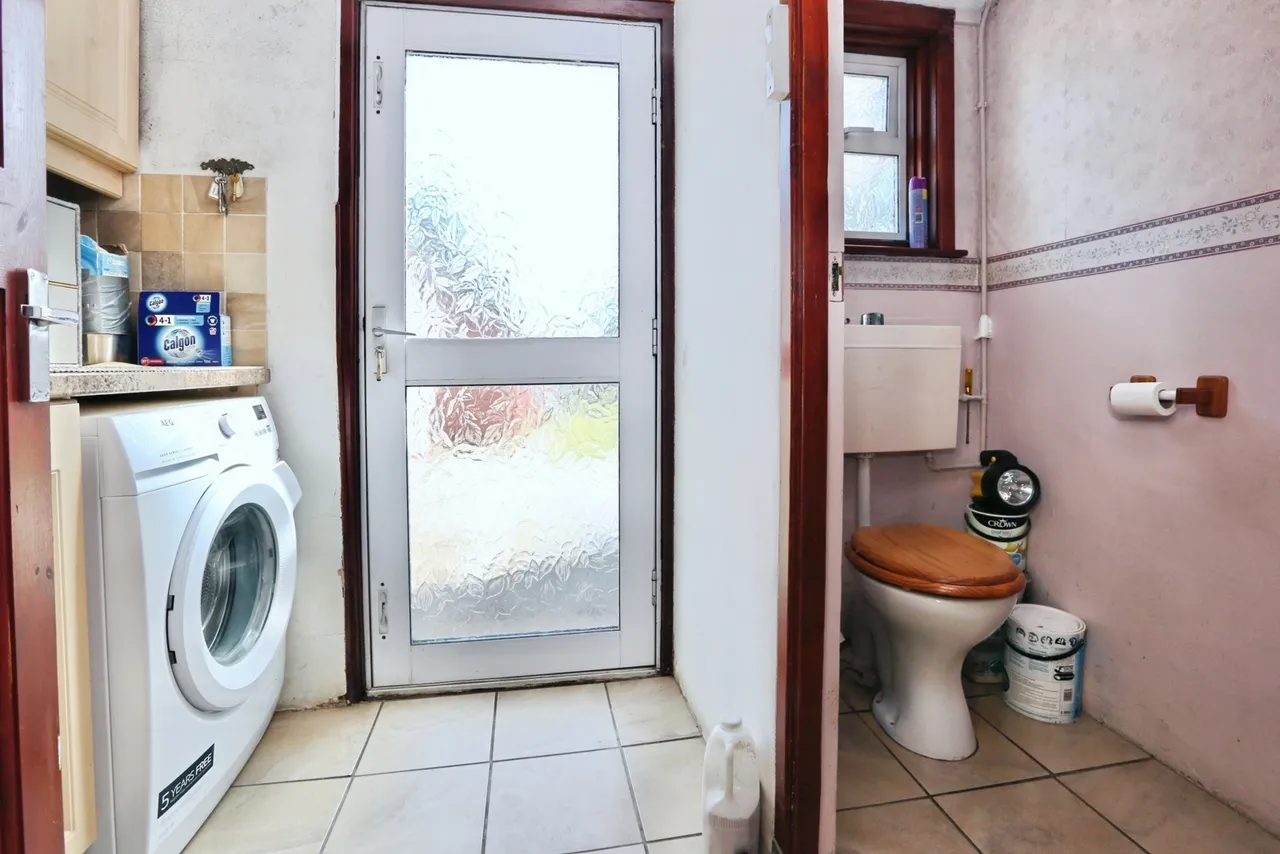 Barnes Lane, Sarisbury Green, SO31, photo 15