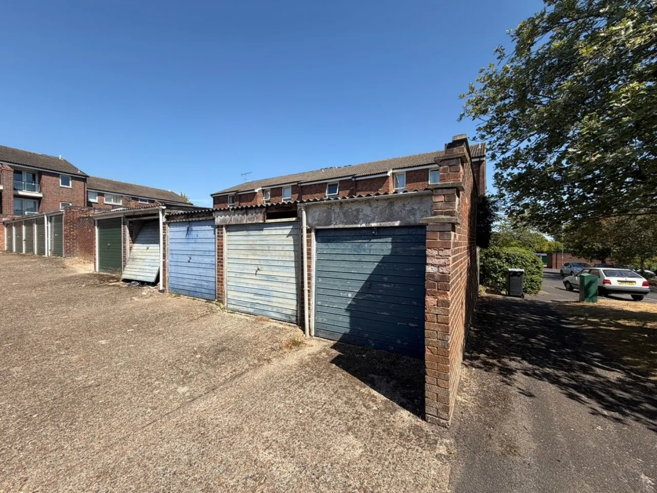 Garage, Elder Close, Winchester, photo 7