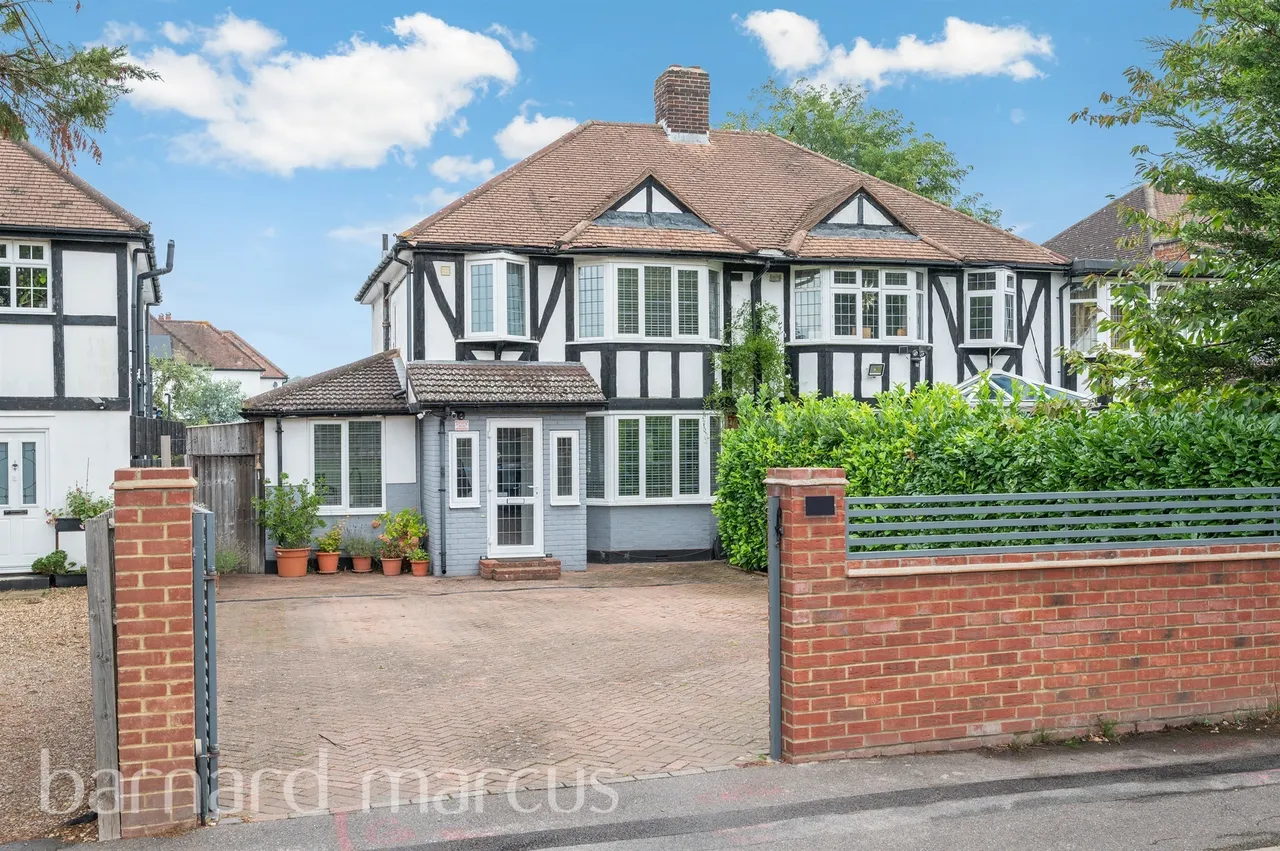 3 bed house for sale — Beverley Way, London