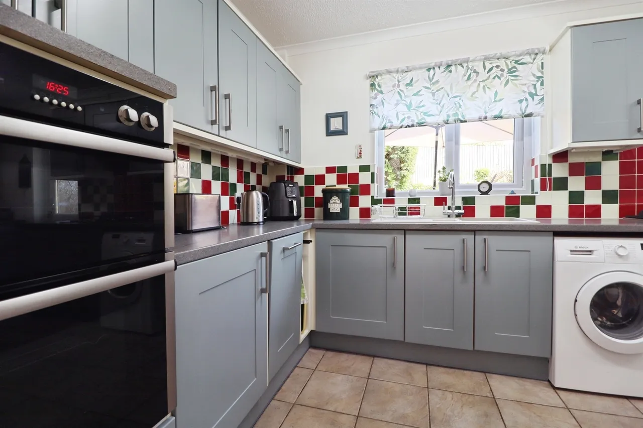 Clos Tawe, Barry, CF62, photo 7