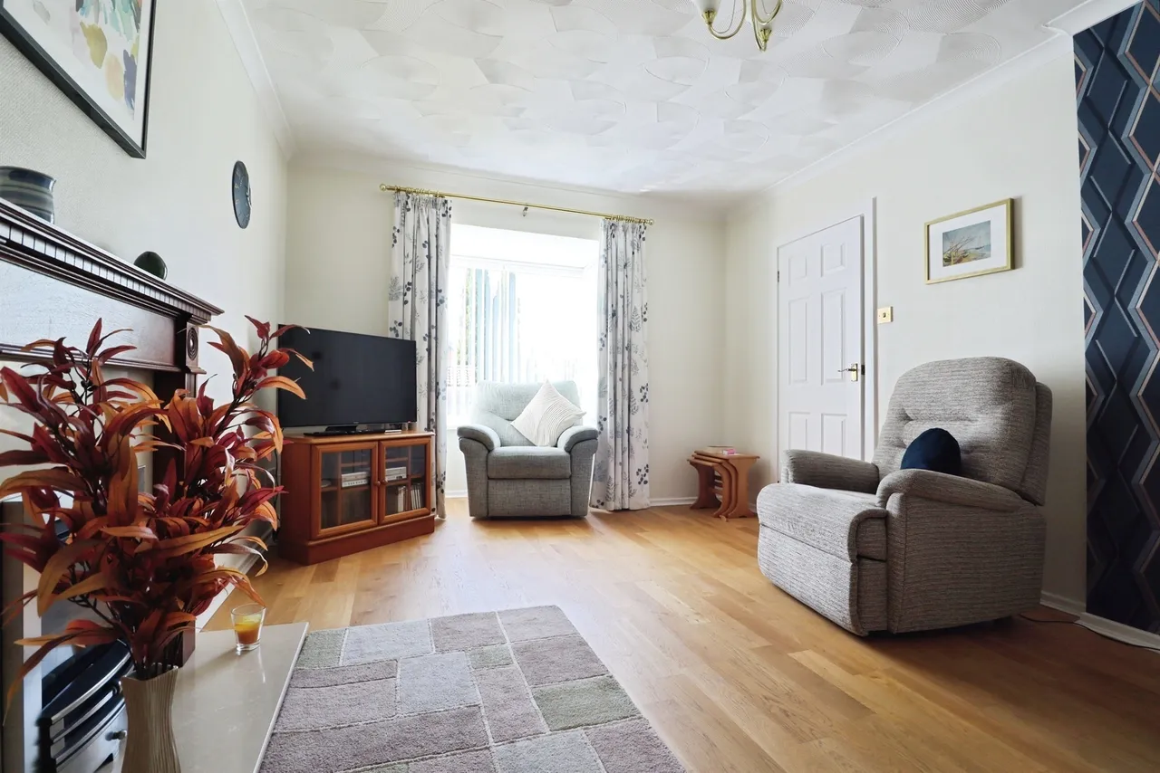 Clos Tawe, Barry, CF62, photo 4