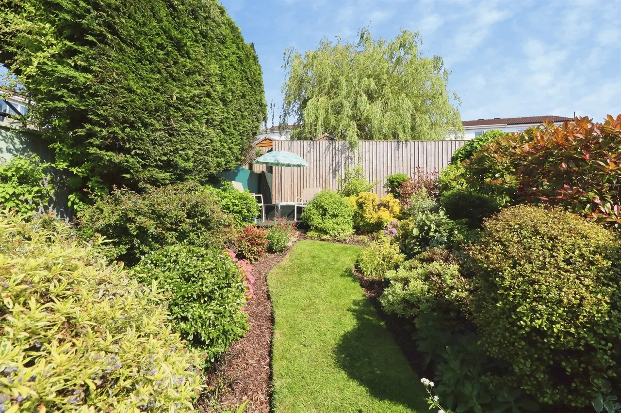 Clos Tawe, Barry, CF62, photo 3