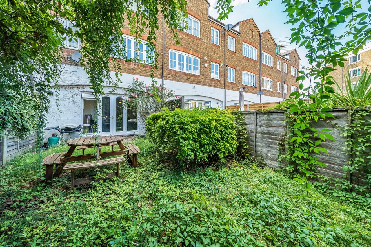Princes Riverside Road, Surrey Quays, London, SE16, photo 7