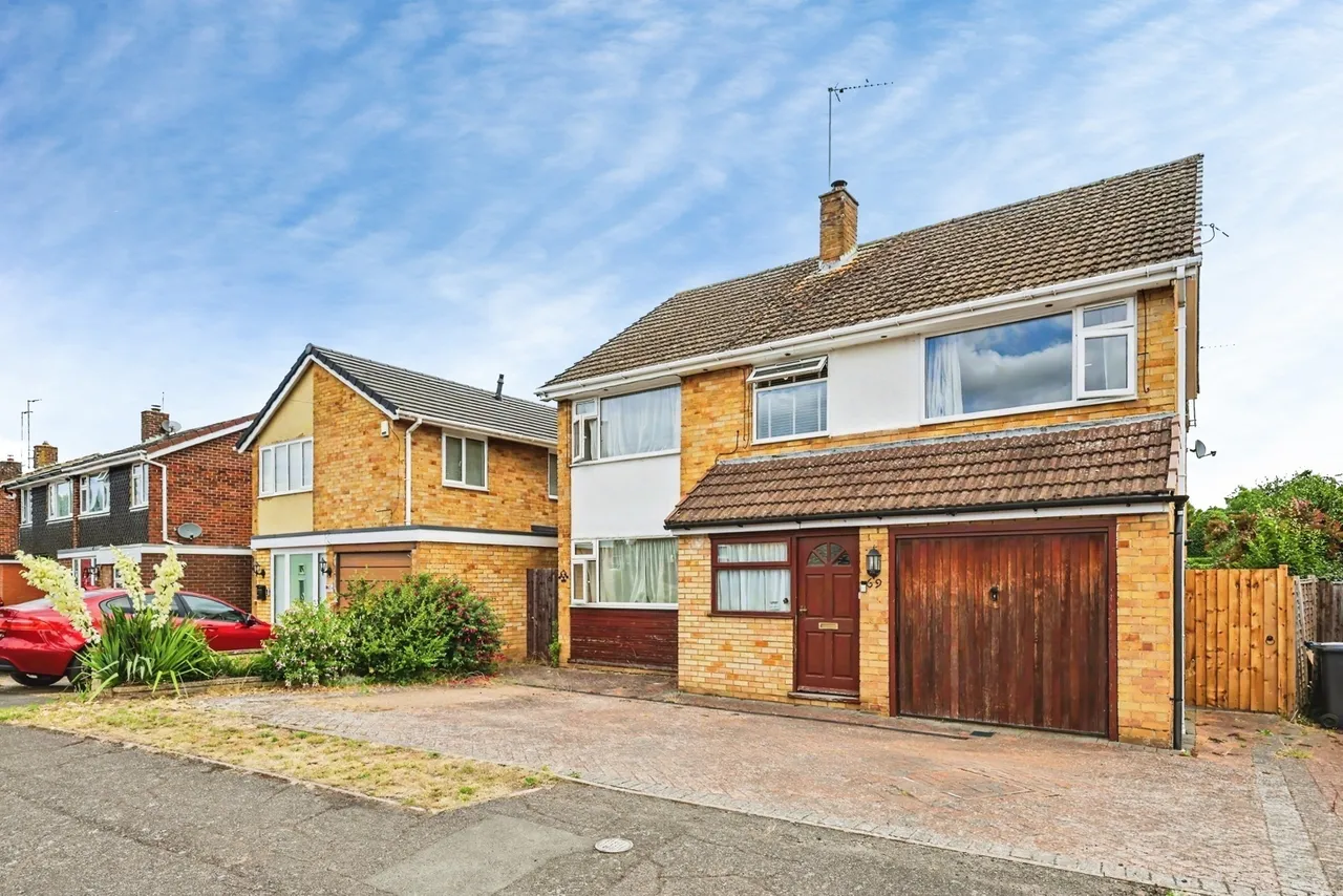 5 bed house for sale — Grafton Way, Northampton, NN5