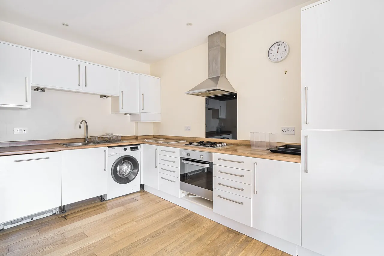Flat B, 163 Mitcham Lane, London, photo 2