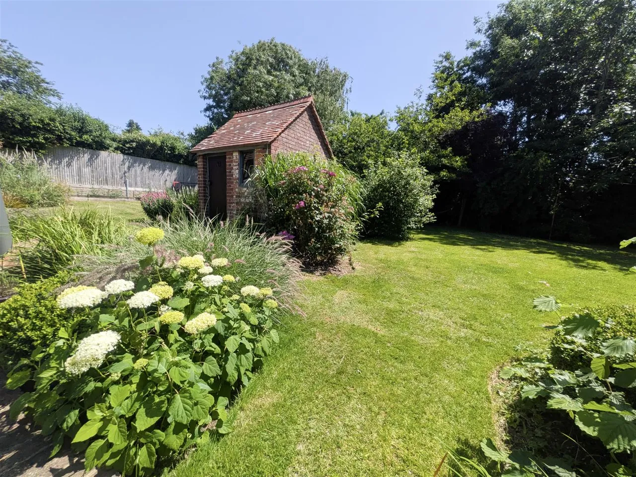 Lewes Road, Ridgewood, Uckfield, TN22 5SL, photo 23