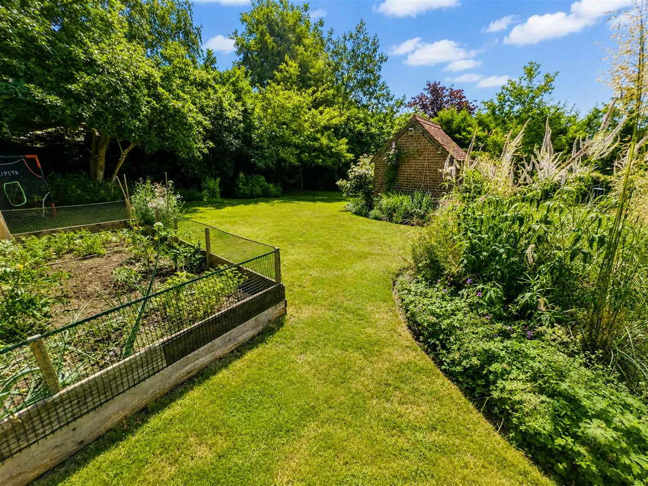 Lewes Road, Ridgewood, Uckfield, TN22 5SL, photo 20