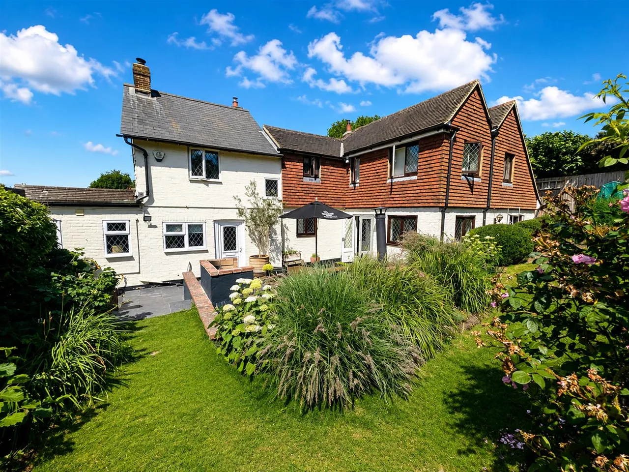 6 bed house for sale — Lewes Road, Ridgewood, Uckfield, TN22 5SL
