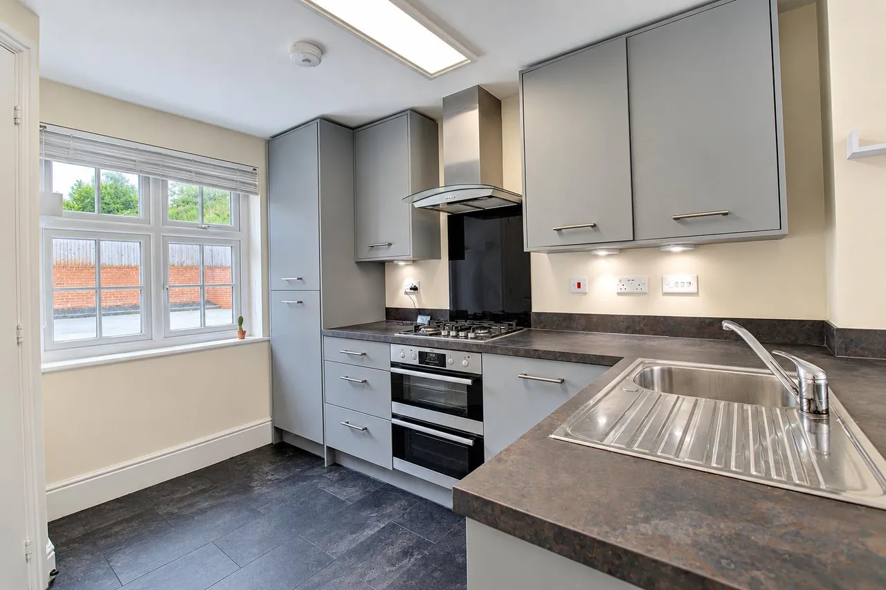 Pattingham Drive, Tamworth, B77, photo 3