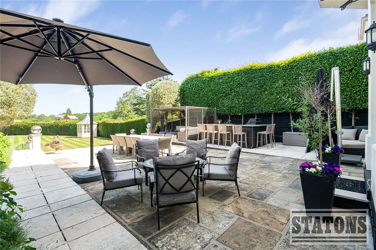 Essendon Place, Essendon, Hatfield, Hertfordshire, AL9 6GZ, photo 27