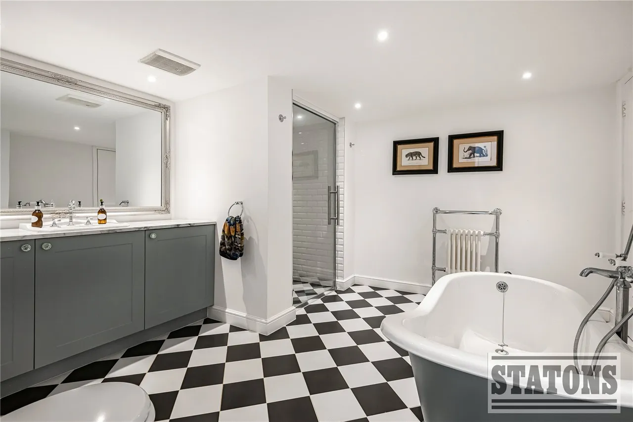 Essendon Place, Essendon, Hatfield, Hertfordshire, AL9 6GZ, photo 48