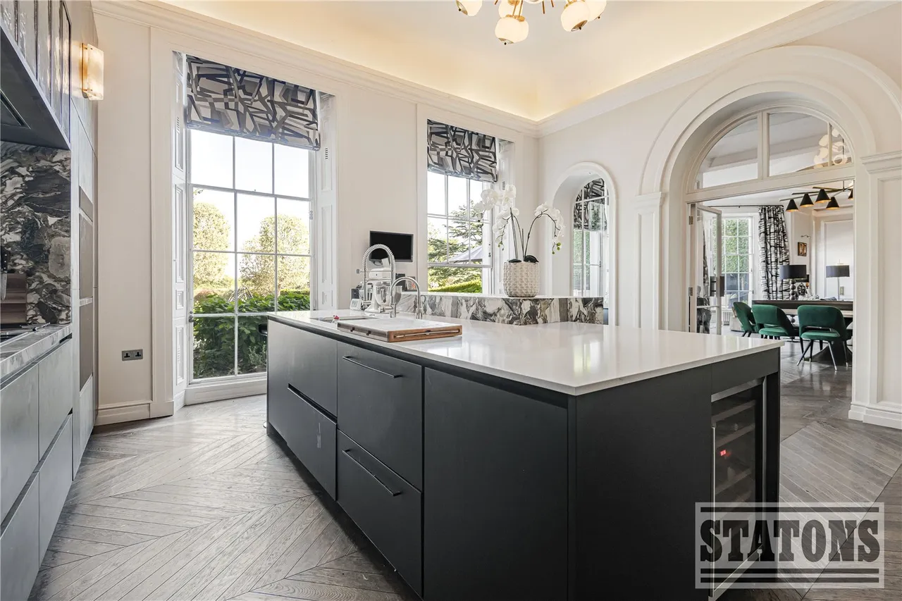 Essendon Place, Essendon, Hatfield, Hertfordshire, AL9 6GZ, photo 12