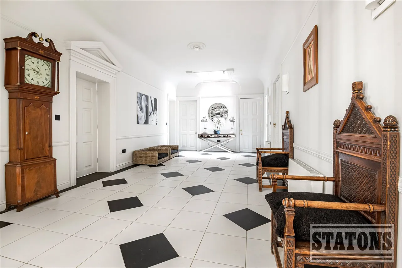 Essendon Place, Essendon, Hatfield, Hertfordshire, AL9 6GZ, photo 8