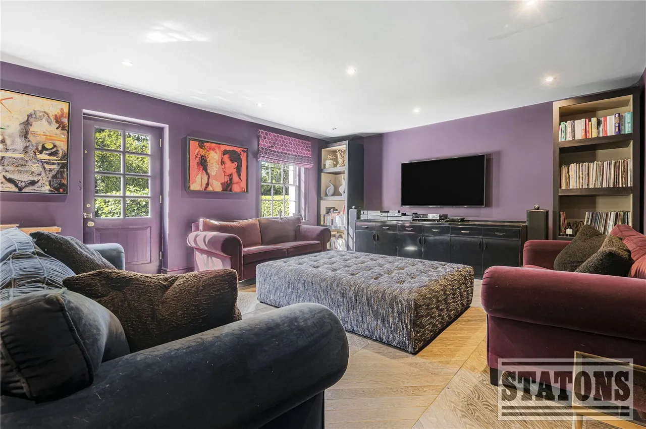 Essendon Place, Essendon, Hatfield, Hertfordshire, AL9 6GZ, photo 31