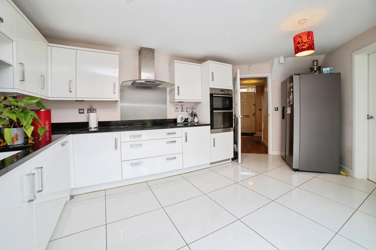 Topaz Crescent, Sutton-in-Ashfield, Nottinghamshire, NG17, photo 8