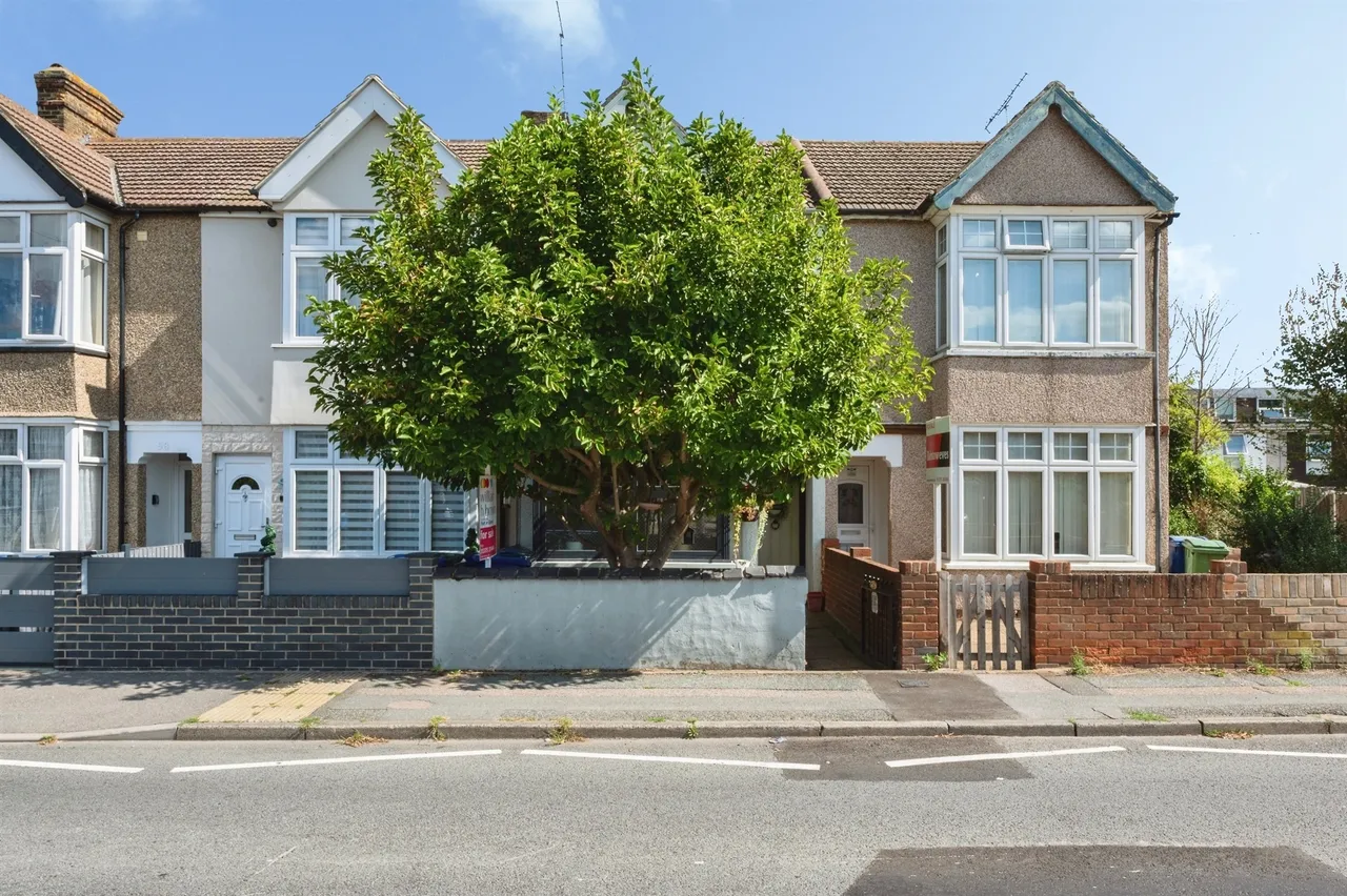 Brentwood Road, Chadwell St Mary, RM16, photo 18