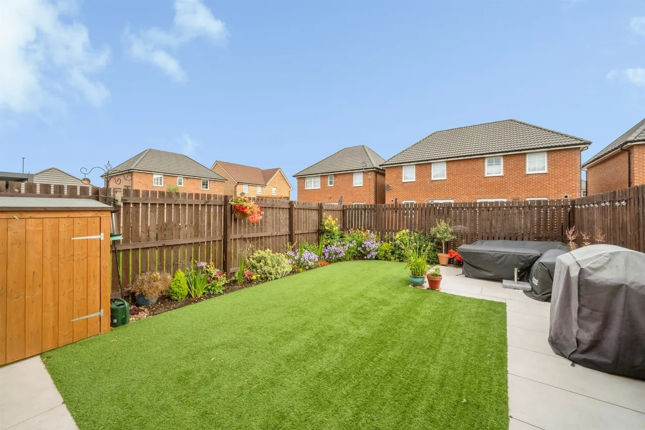 Farmhouse Drive, Hatfield, DN7, photo 13